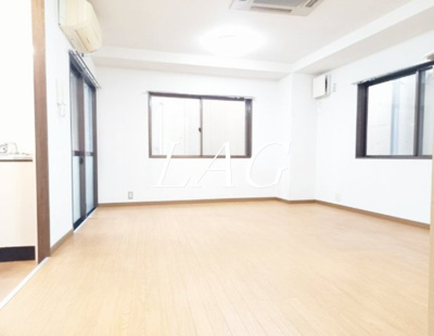 【居間・リビング】 | グレイス松ケ谷 | 洋室のお部屋です。