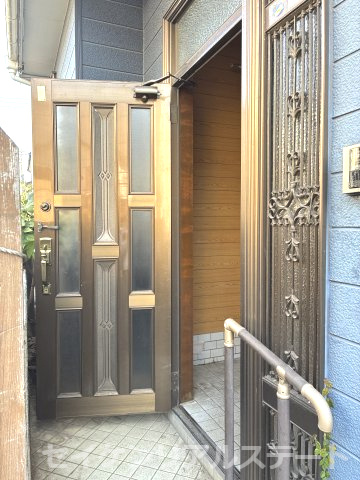 麻溝台7丁目　中古戸建の玄関|明るい玄関です