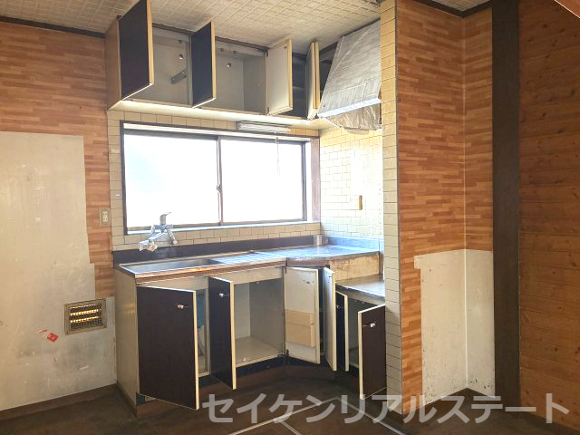 麻溝台7丁目　中古戸建のキッチン|収納豊富な使いやすいキッチンです