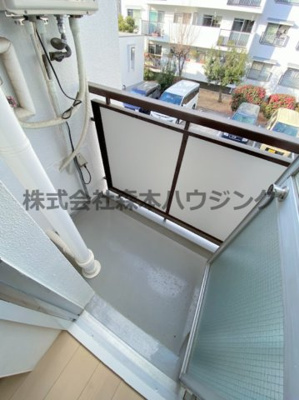 【バルコニー】 | 　香里三井住宅A99号棟 | キッチン横のバルコニーです