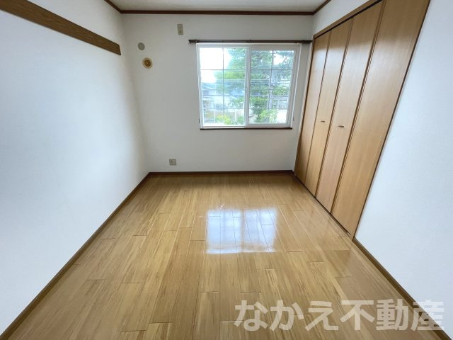 【寝室】 | 広くて明るい寝室