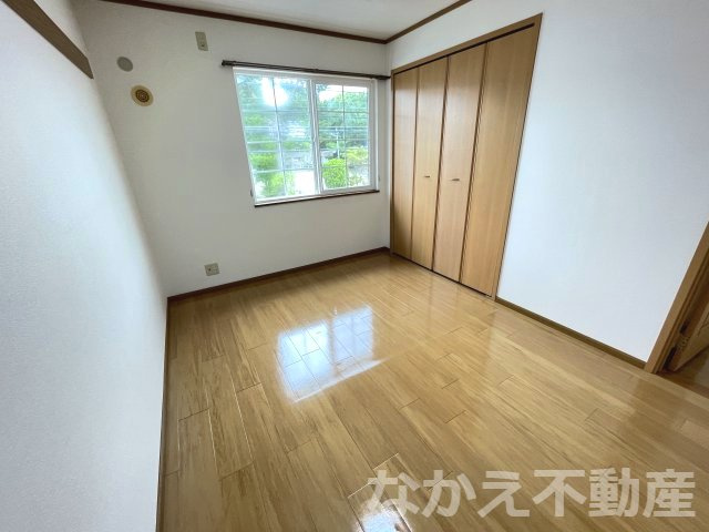 【寝室】 | 広くて明るい寝室