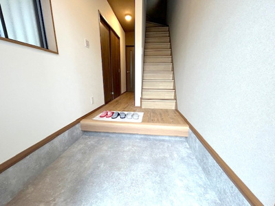 【玄関】 | 枚方市東香里3丁目戸建