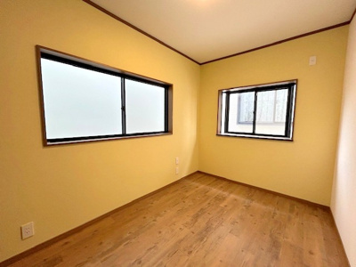 【洋室】 | 枚方市東香里3丁目戸建