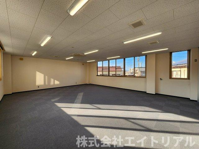 刈谷市桜町5丁目　貸事務所の内装|2階　室内