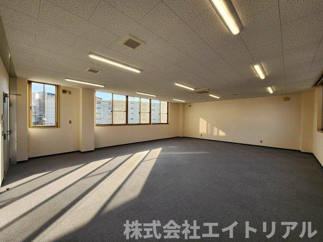 刈谷市桜町5丁目　貸事務所の内装|2階　室内