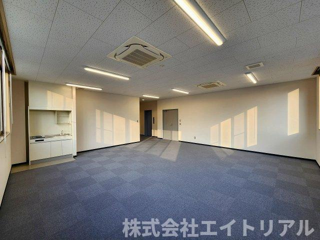 刈谷市桜町5丁目　貸事務所の内装