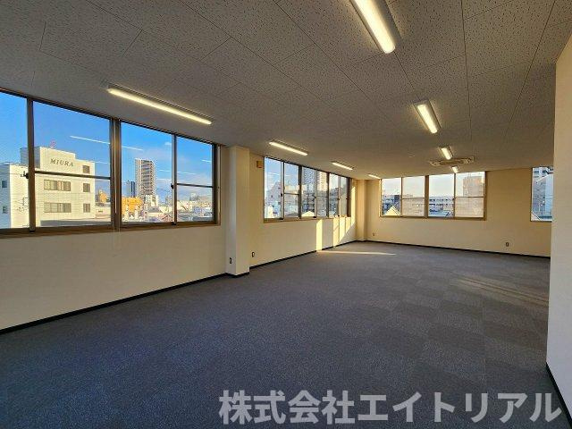刈谷市桜町5丁目　貸事務所の内装