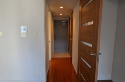 【玄関】 | リベルテ月島 | 明るい玄関です