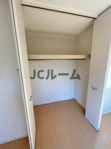 グランシャトーＢの収納|反転タイプの部屋の写真です