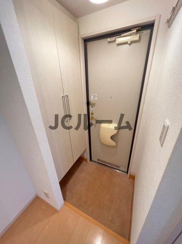 グランシャトーＢの玄関|反転タイプの部屋の写真です