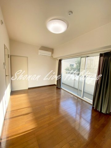 グリーンパーク横須賀中央の寝室|7.6帖の日当たり良好な寝室