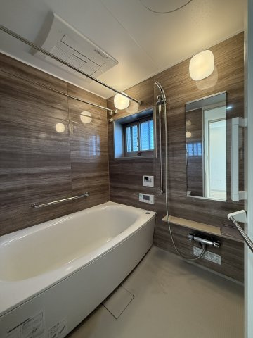 ユニハイム東住吉フォレストの浴室|ミストサウナ　浴室暖房乾燥機　浴室に窓あり