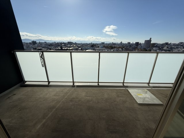 ユニハイム東住吉フォレストのバルコニー|外からの目が気にならないバルコニーで洗濯物が干せます