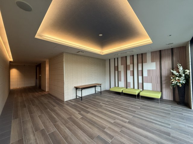 ユニハイム東住吉フォレストのロビー|四季彩ラウンジ（集会スペース）