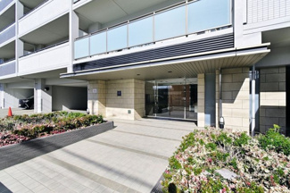 【エントランス】 | 安全に配慮されたオートロックマンションです
