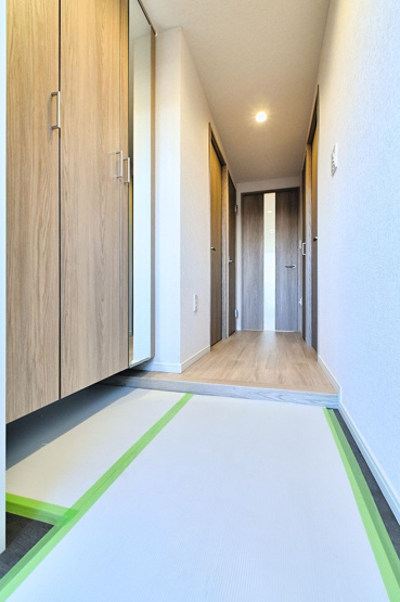 【玄関】 | エイリックスタイルウィズ松島 | 収納力に優れた玄関でいつでも片付いた状態でお客様を迎えられます