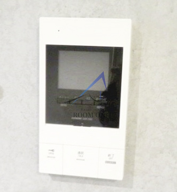 ドミールK西荻南のセキュリティ|モニター付きインターホンです。