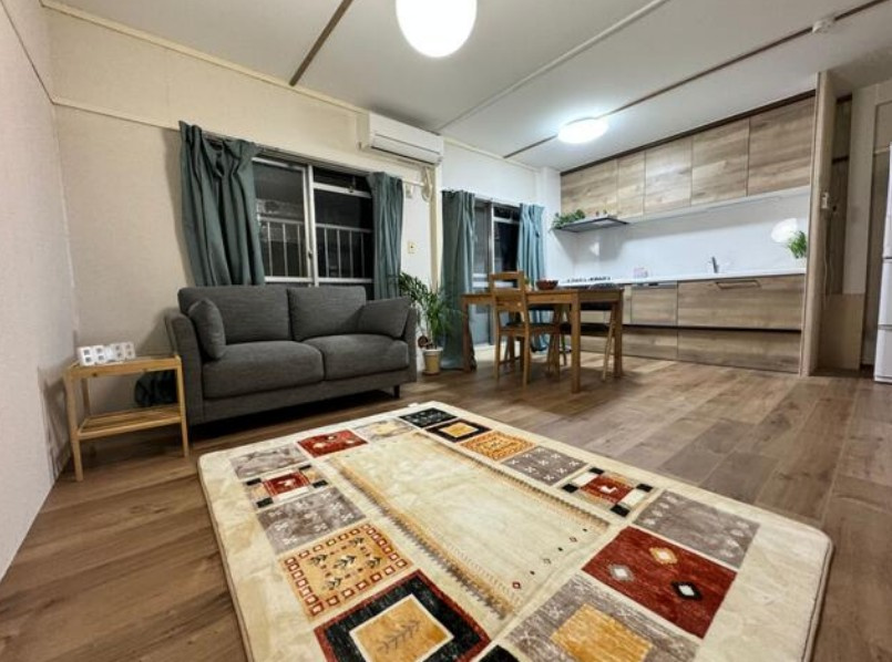 男山第4住宅308号棟の居間・リビング