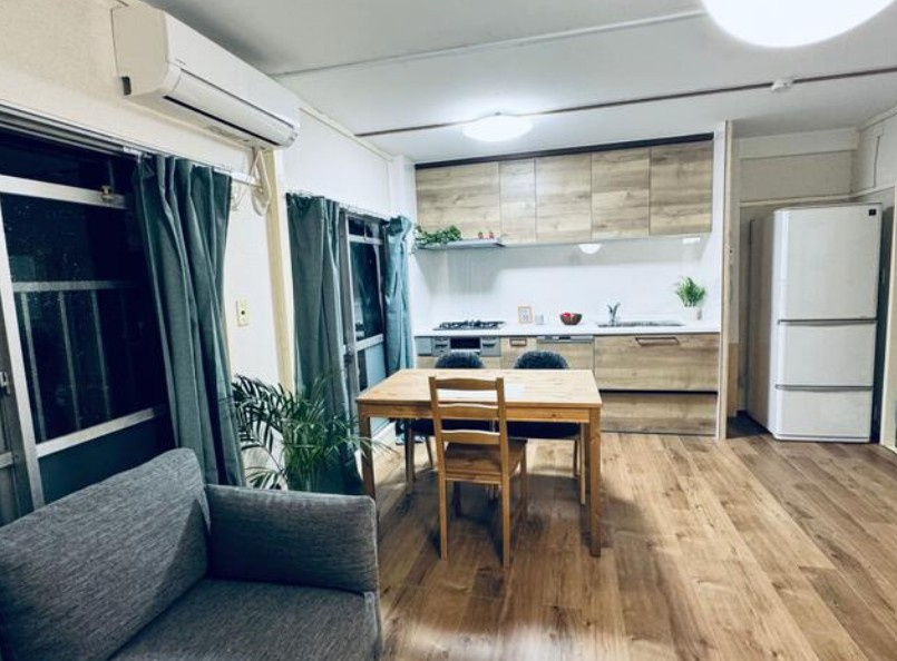 男山第4住宅308号棟の居間・リビング