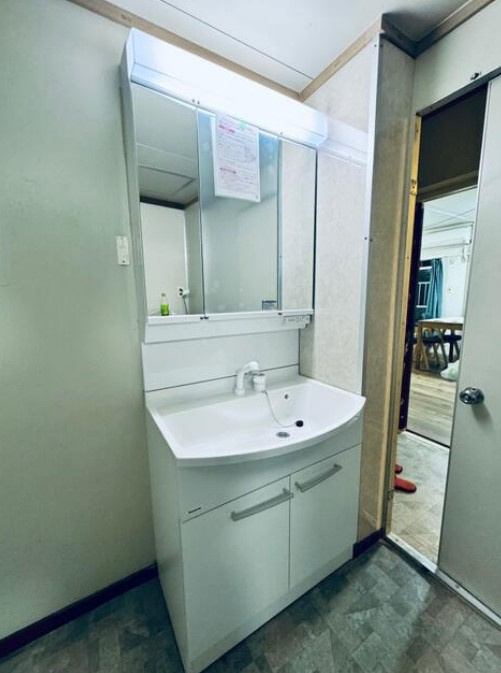 男山第4住宅308号棟の独立洗面台