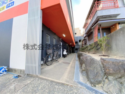 【エントランス】 | 　シャトー東香里 | 清潔なエントランスです