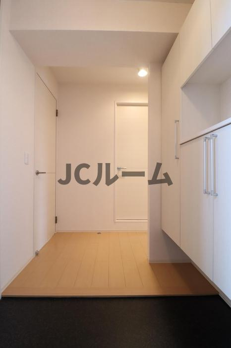 ハイツ９４３Ａの玄関