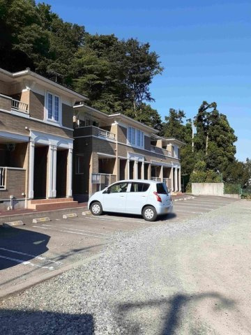 ラフレシールＡの駐車場