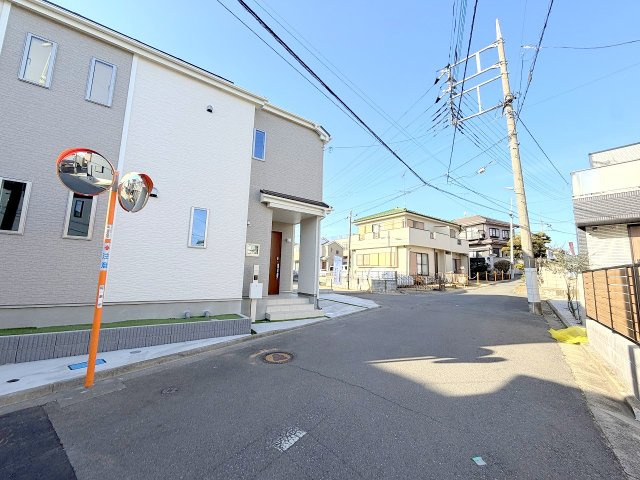 昭島市朝日町5丁目　新築分譲の前面道路含む現地写真