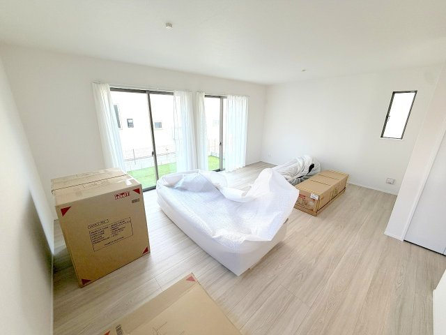 昭島市朝日町5丁目　新築分譲の居間・リビング