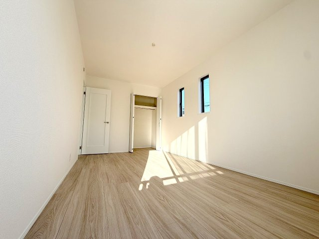 昭島市朝日町5丁目　新築分譲の洋室