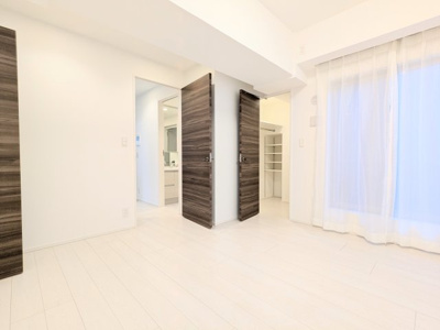 【寝室】 | フォースター浅草EAST | ～WIC付きの主寝室写真～