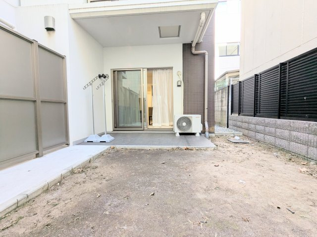 【庭】 | フォースター浅草EAST | ～専用庭 写真～