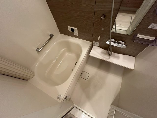 LAUREUS KUGAの浴室