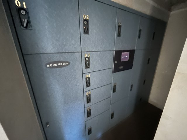 【設備】 | アンピール美しが丘 | 宅配ボックスがあるので外出時や手が離せない時でも荷物を受け取れて助かります