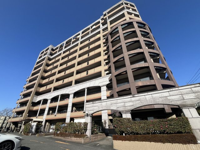 【外観】 | アンピール美しが丘 | 駐車場2台確保可能なので複数台お持ちの方でも安心です！ペットOKなのでお探しの方におススメです