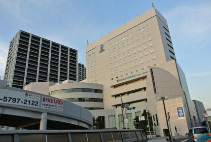 中央図書館まで570m