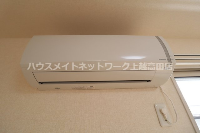 ハイツ９４３ Ａの設備|エアコン