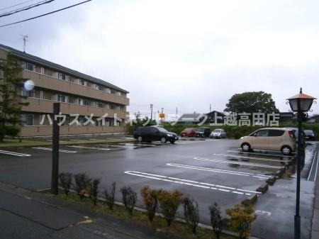 ハイツ９４３ Ａの駐車場|駐車場