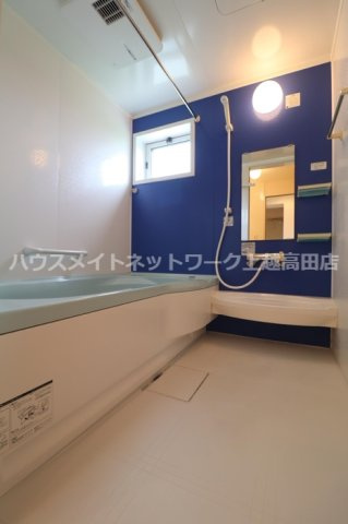 ハイツ９４３ Ａの浴室|１坪浴室