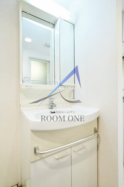 ナビウス新宿７丁目の洗面所|洗面台です。