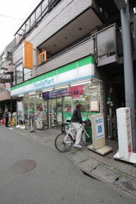 ファミリーマートナ…まで408m