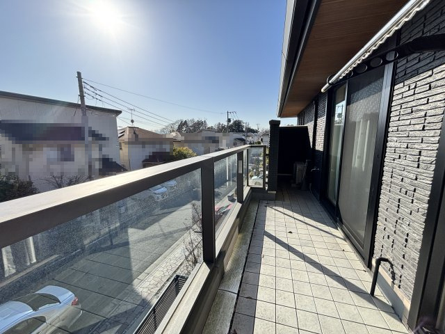 南面のバルコニーから　窓ガラスはＬＯＷ-Ｅ複層ガラス

