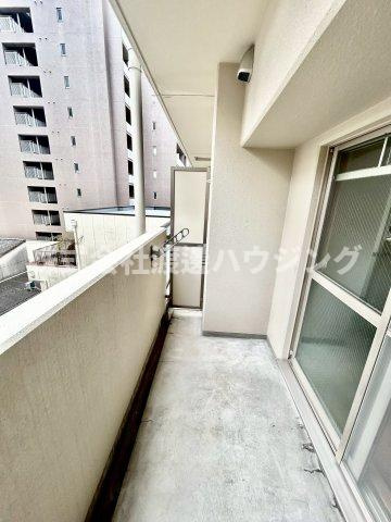 モノロカーレ江坂のバルコニー