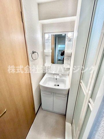 モノロカーレ江坂の洗面所