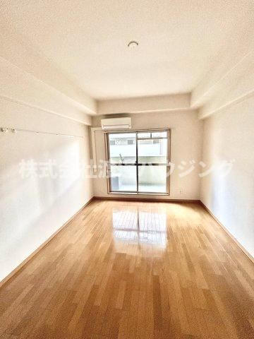 モノロカーレ江坂の寝室