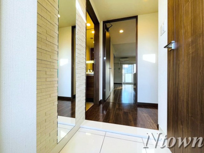 【玄関】 | プレサンスロジェ丸の内テラス | 明るい玄関です