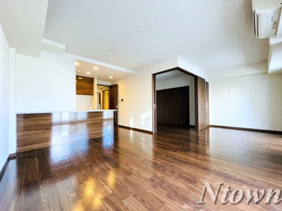 【その他】 | プレサンスロジェ丸の内テラス | こちらのリビングで趣味の時間をお楽しみください