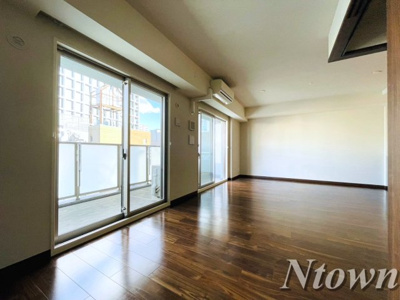 【居間・リビング】 | プレサンスロジェ丸の内テラス | 使いやすい居間です