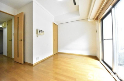 【居間・リビング】 | ロイヤルアメニティー西戸山  | 別号室の写真です